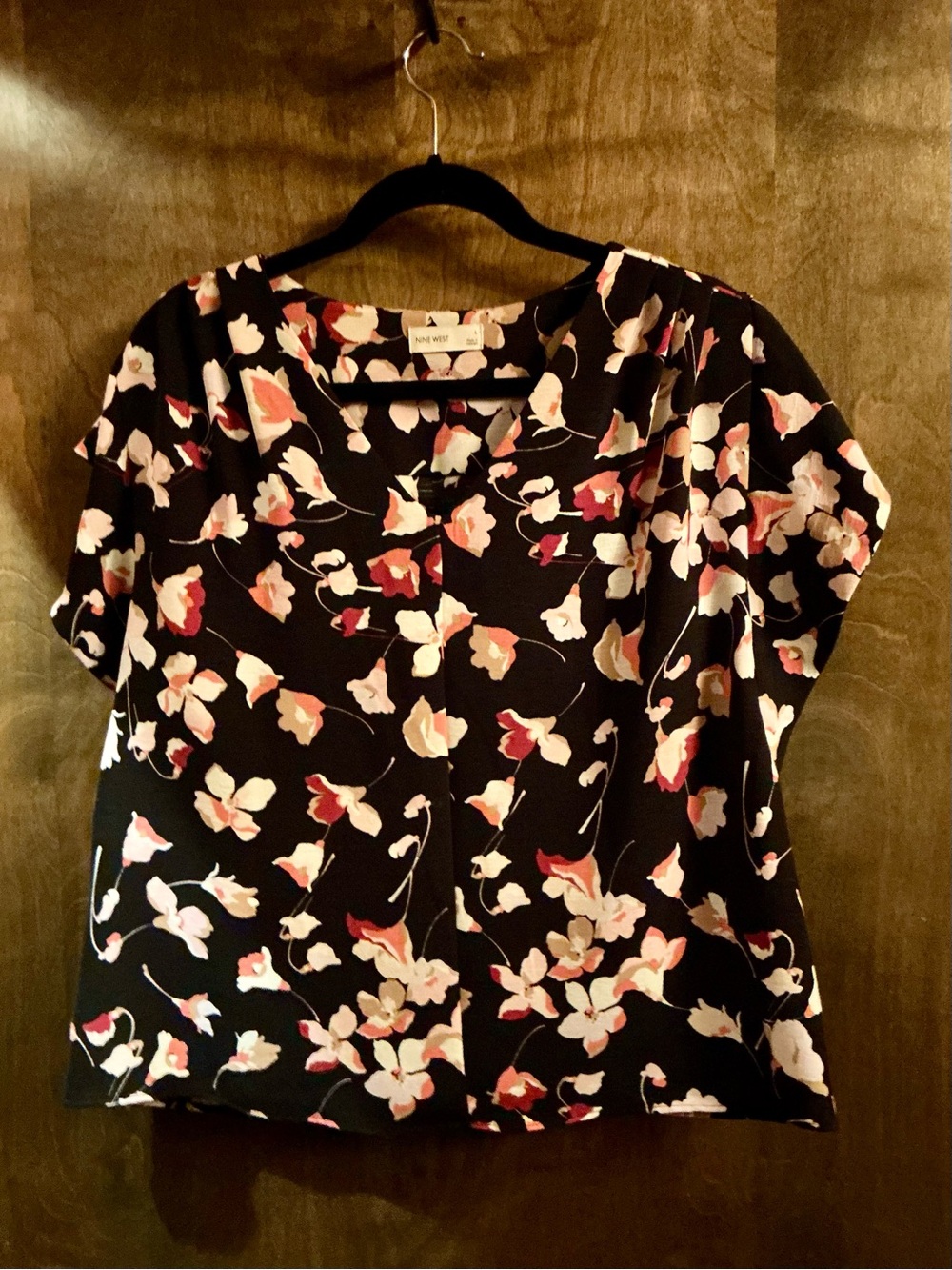Nine West Black Floral Short-Sleeve V-Neck Blouse